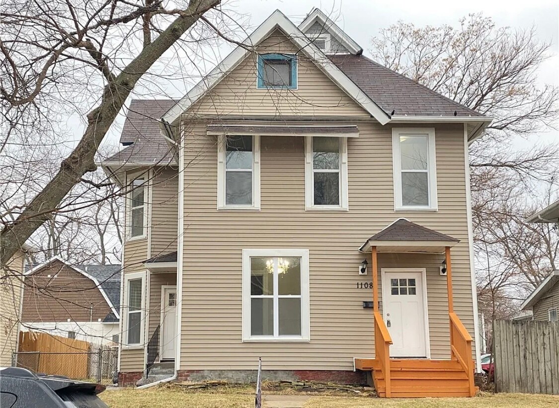 Front - 1108 26th St