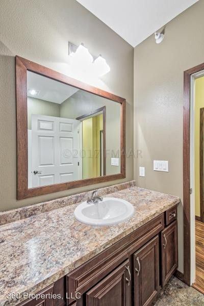 Building Photo - 2860 Calico Dr S
