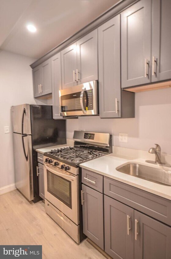 Primary Photo - 1104 Queen St NE