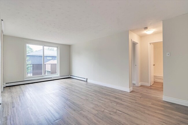 Building Photo - Bruce Manor Apartments