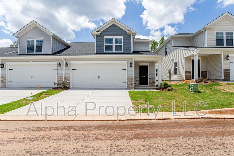 Foto principal - 106 Paddock Glen Dr