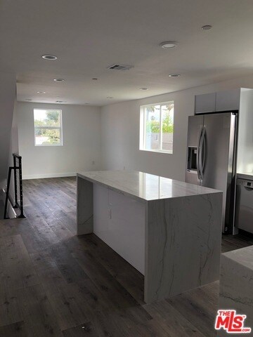 Foto del edificio - 2121 S Burnside Ave