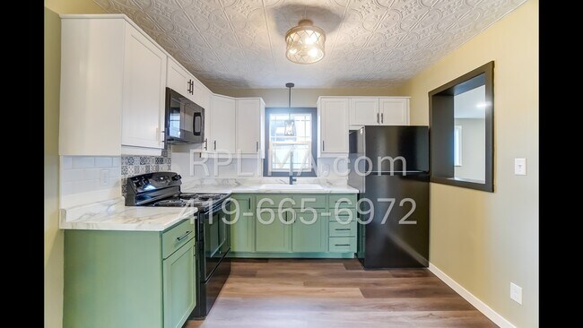 Foto del edificio - 302 W Main St