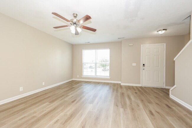 Foto del edificio - 8197 Ramstone Way