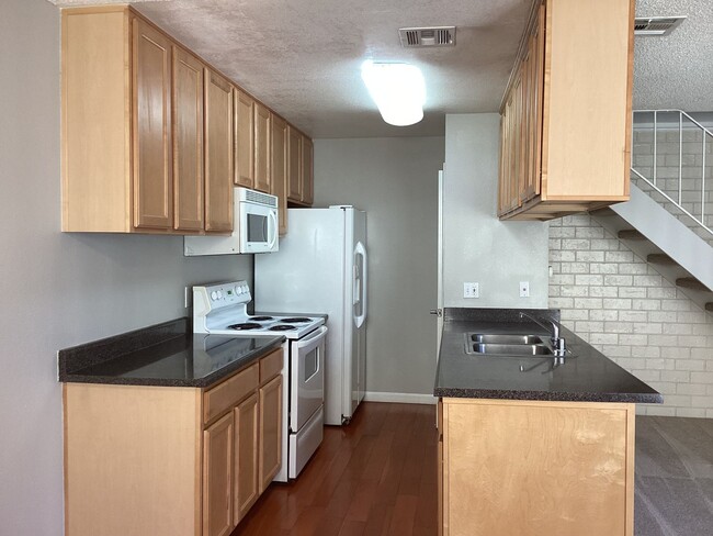 Building Photo - 460 W Alamos Ave