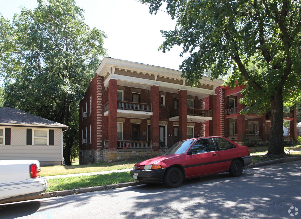 Foto del edificio - 3919-3921 Norledge Ave
