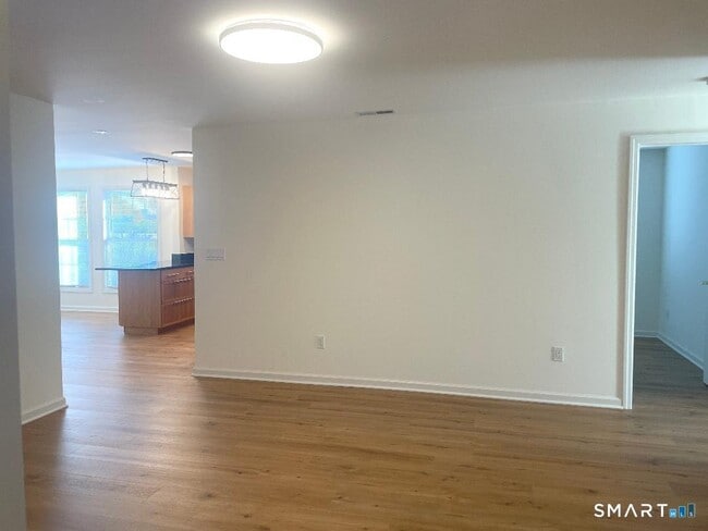 Building Photo - 350 Access Rd