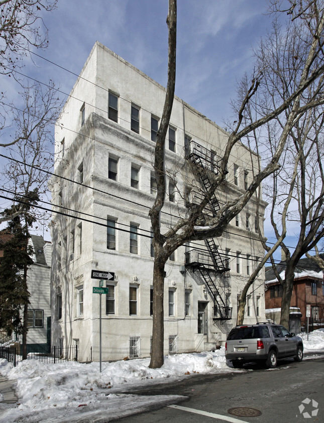 Foto principal - 182-184 Kensington Ave