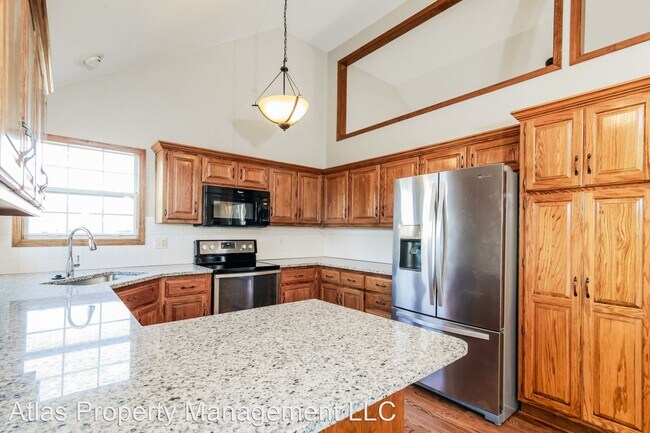 Building Photo - 3 br, 2.5 bath House - 806 Cindy Lane