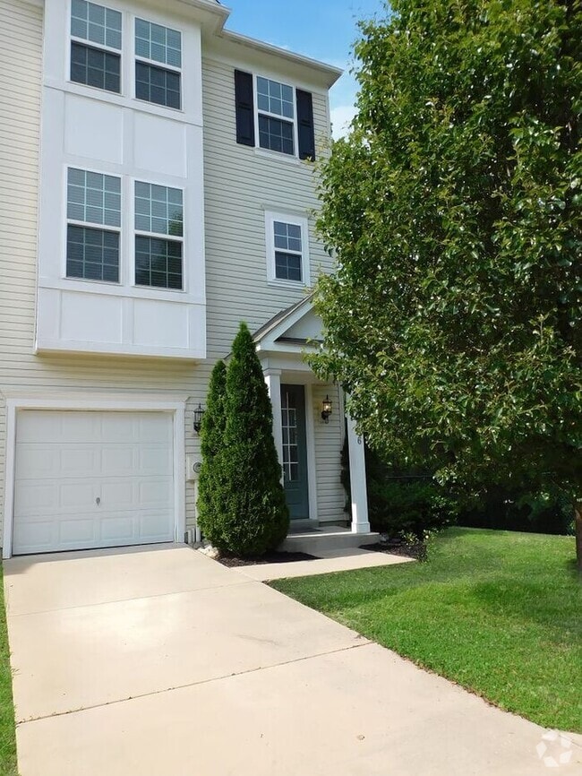 Building Photo - 43836 Royal Fern Ln
