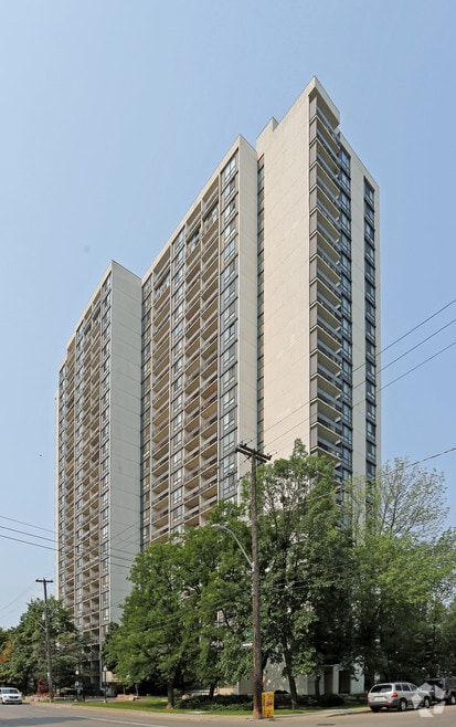 Building Photo - Bay 200