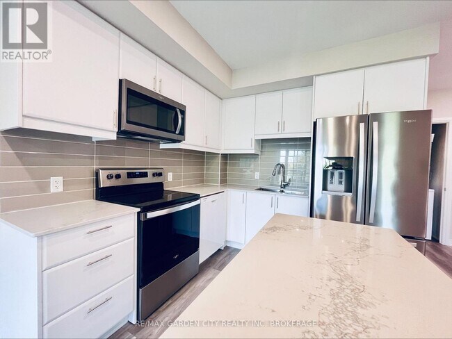 Photo du bâtiment - 50-350 Herrick Ave