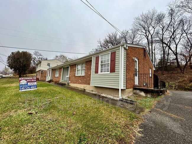 Building Photo - 1115 Mountain View Rd