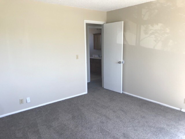 Building Photo - 5536 W Bailiff Dr
