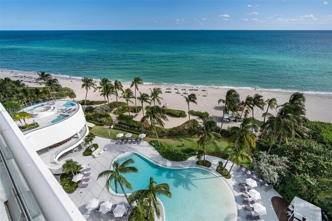Building Photo - 16901 Collins Ave