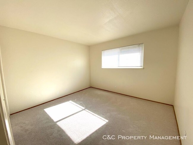 Building Photo - 859 Bing Dr