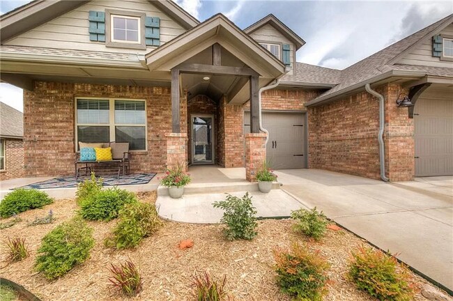 Building Photo - 8309 NW 160th Ct