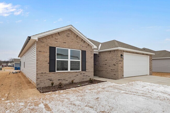 Foto del edificio - Brand new, pet friendly, fenced yard!