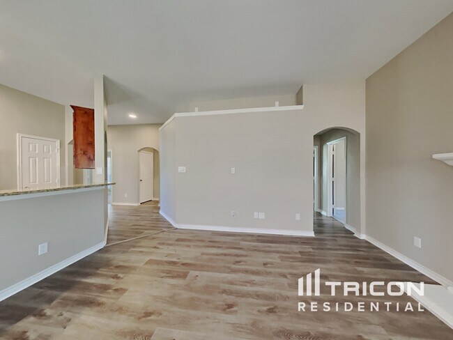 Building Photo - 437 Creek Bend Drive Saginaw TX