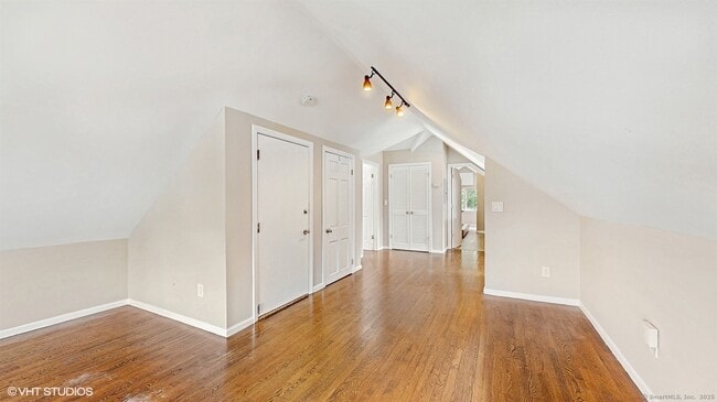 Building Photo - 114 Harborview Ave