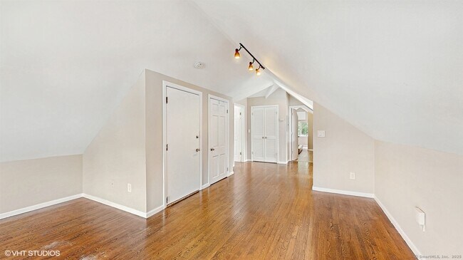 Foto del edificio - 114 Harborview Ave