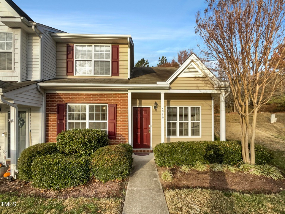 Foto principal - Room in Townhome on Averette Hill Dr