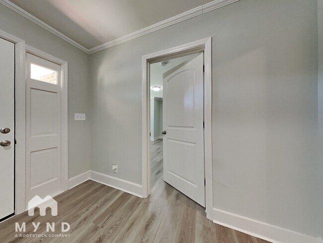 Foto del edificio - 4922 Statesville Rd
