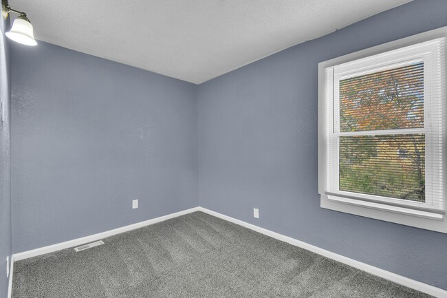 Foto del edificio - 3414 Elmwood Ave