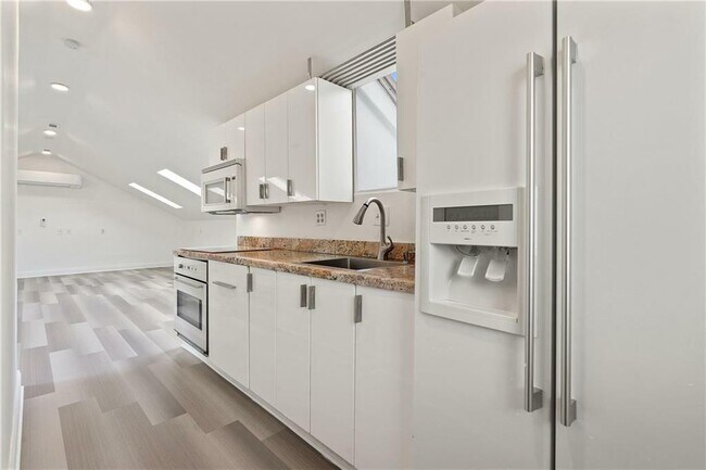 Foto del edificio - 7700 N Lamar Blvd