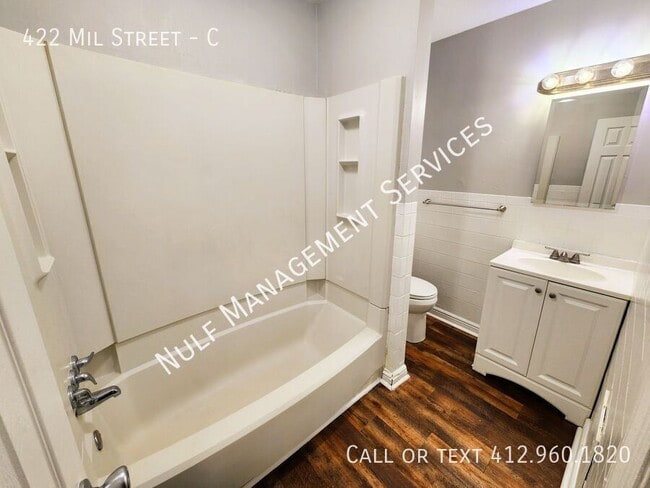 Building Photo - 422 Mill St