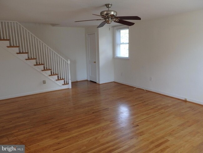 Building Photo - 210 Paddock Rd