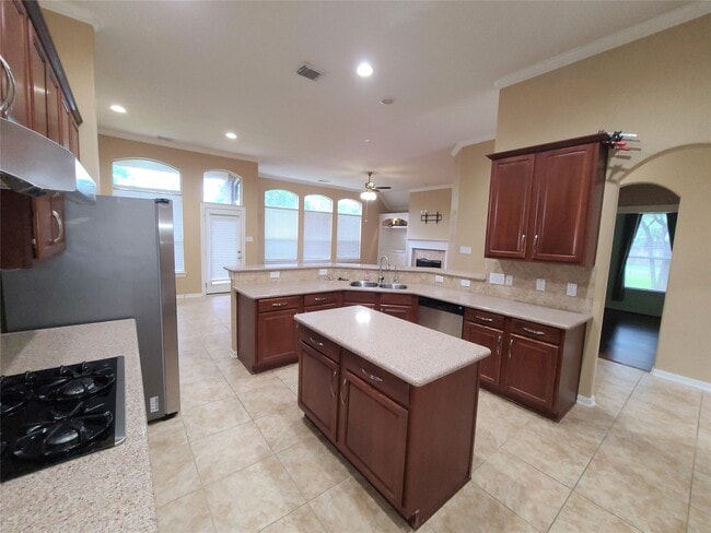 Building Photo - 7015 Pinefern Ln