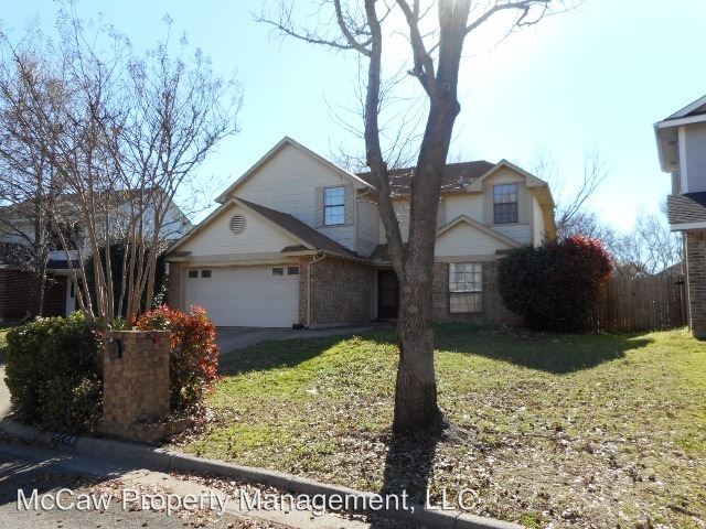 Building Photo - 2228 Turf Club Dr
