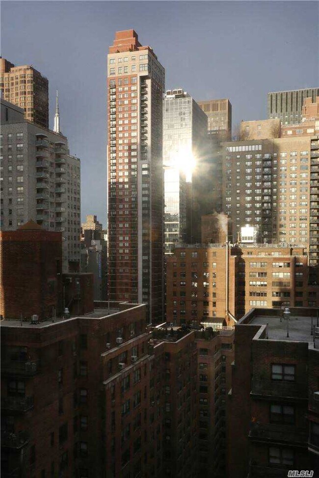 Building Photo - 5 Tudor City Pl