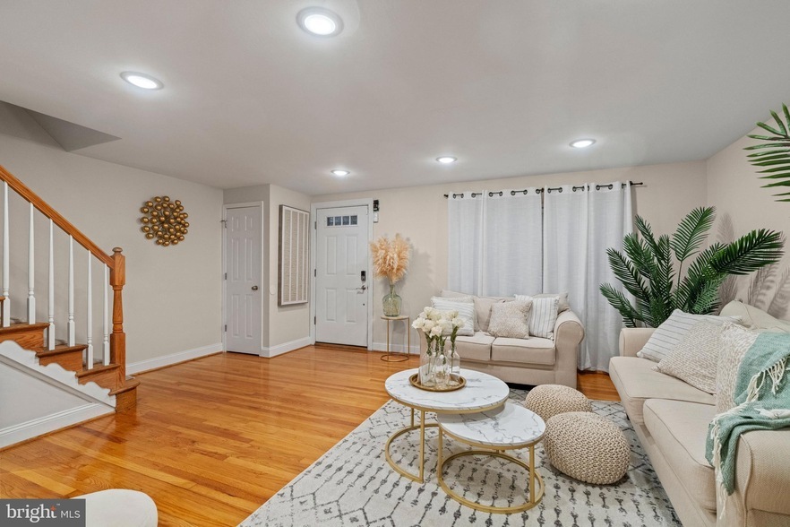 Foto principal - 6008 Northwood Dr