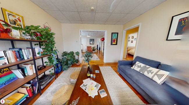 Foto del edificio - 82 Concord Ave