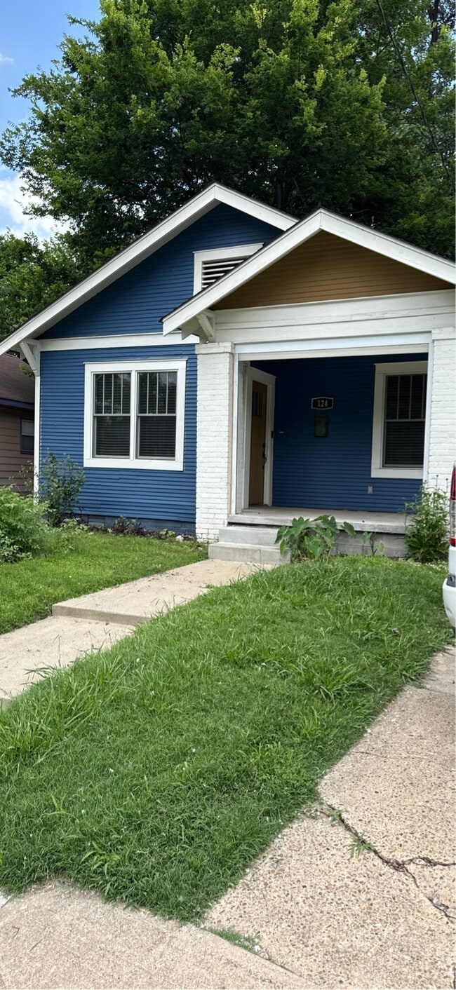 Building Photo - 124 Melrose Cir