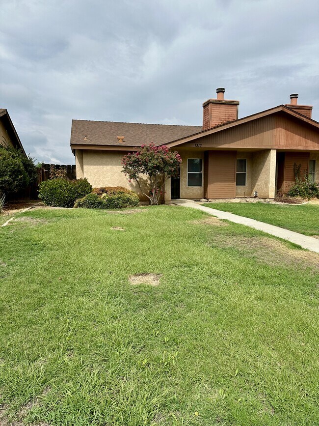 Foto del edificio - 1313 E Millard Way