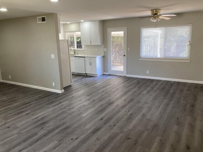 Foto del edificio - 949 Coeur D Alene Way