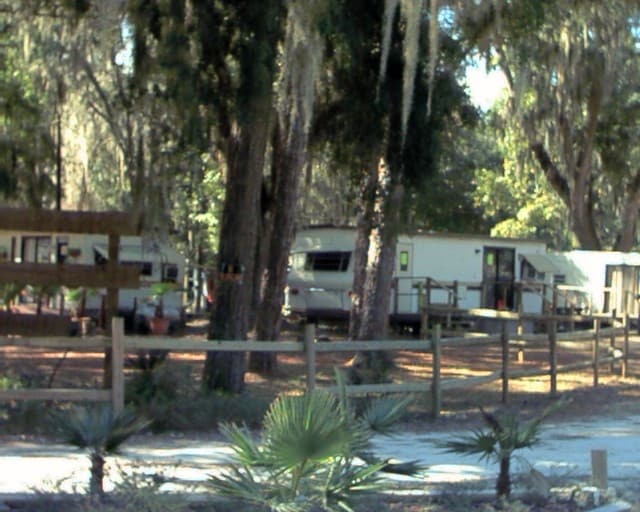 Duval Paradise RV/MH Park Apartments in Bushnell, FL
