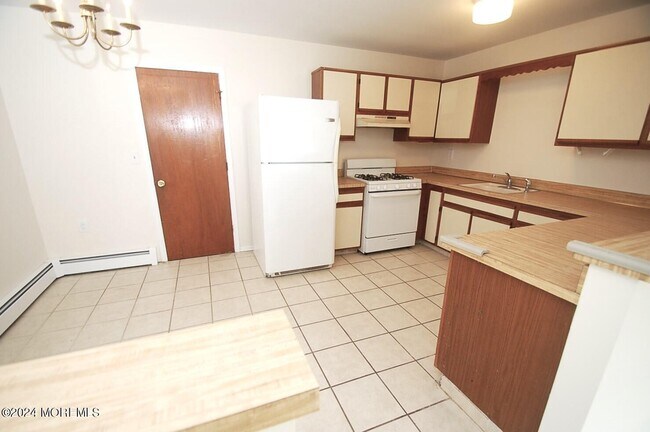 Building Photo - 23 Chesterfield Ln
