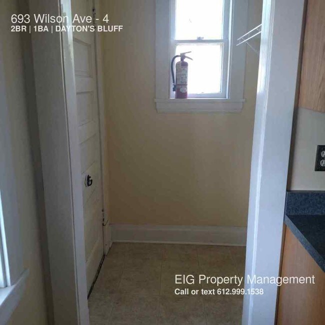 Foto del edificio - 693 Wilson Ave