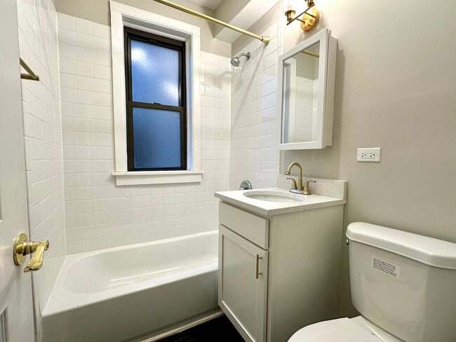 Foto del edificio - 6540 N Glenwood Ave