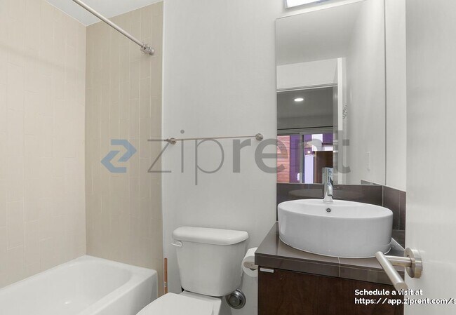 Foto del edificio - 3646 36th Ave S