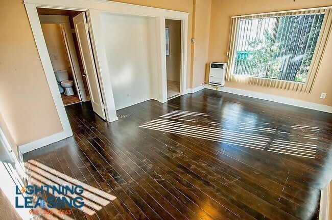 Foto del edificio - 2735 1/2 San Marino St-103D