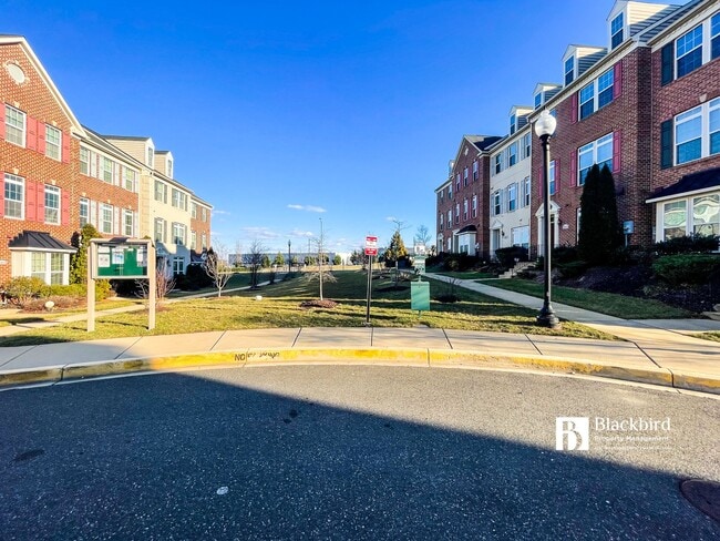 Building Photo - 3815 Hansberry Ct NE