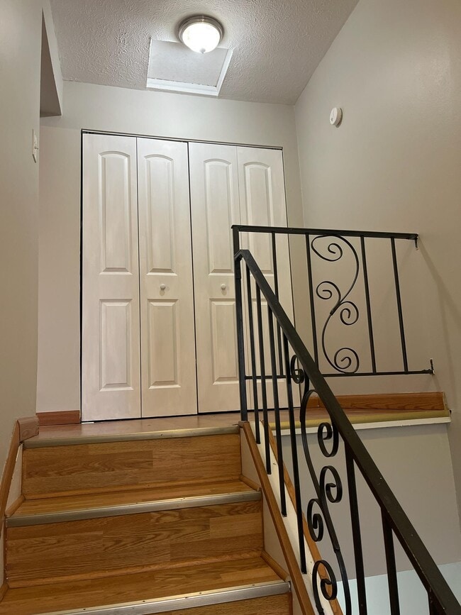 38365 North Ln, Willoughby, OH 44094 Townhome Rentals in Willoughby