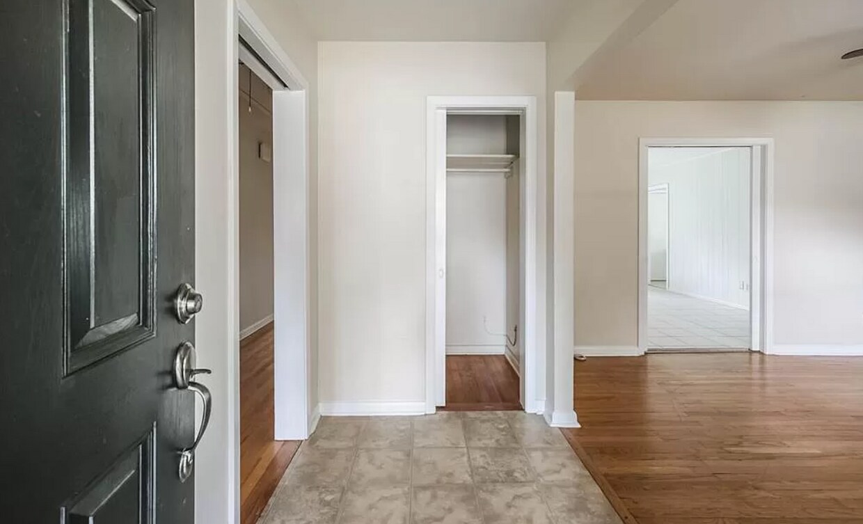 110 Courtney Ct, Neenah, WI 54956 House Rental in Neenah, WI