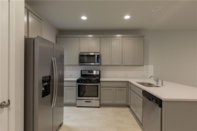 Building Photo - 2020 Pecan Island Dr