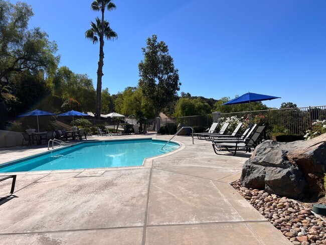 Building Photo - DOUBLE CAR GARAGE! AC! LARGE PATIO BALCONY...